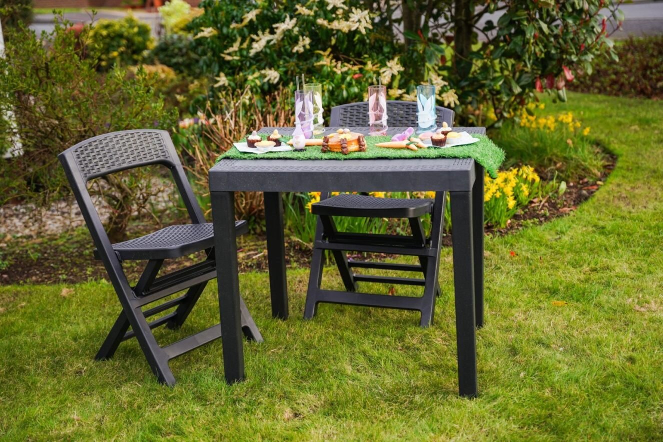 Rattan Garden Balcony/Patio Table & Chairs H72cm L65cm W78cm - EuroGiant