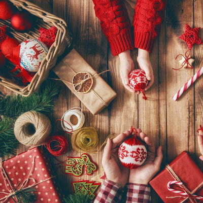 HO HO HO Hamper: A guide to assembling a holiday hamper filled with festive cheer!